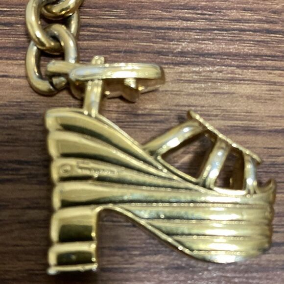 Salvatore Ferragamo Vintage Gold Tone Shoe Shaped Keyring or Bag Charm. - Picture 4 of 7
